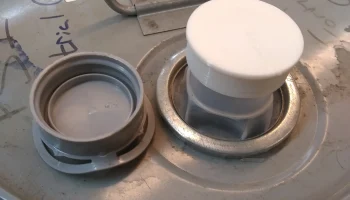 McMaster-Carr Крышка для контейнера с изопропиловым спирт... McMaster-Carr Крышка для контейнера с изопропиловым спирт...