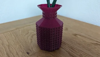 Меньшая ваза из лего 1
