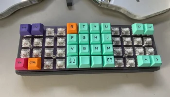 Минималистский корпус Planck 1