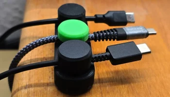 Органайзер USB-кабеля с магнитным держателем......... 2