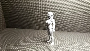 Девушка с косой в купальнике 1