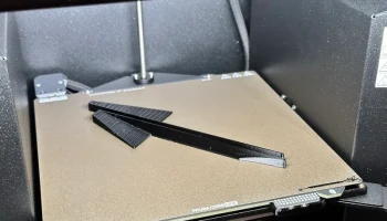 Пылезащита задняя Prusa Core One (ремикс) для магнитов 6x... 1