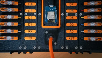 Футуристический кейс для разработки ESP8266 с Wagos 1