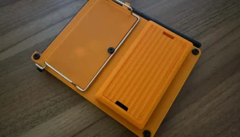 Задняя крышка uConsole с крышкой батарейного отсека 1