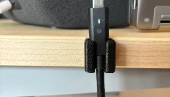 Держатель кабеля USB-C для док-станции Dell... Держатель кабеля USB-C для док-станции Dell...