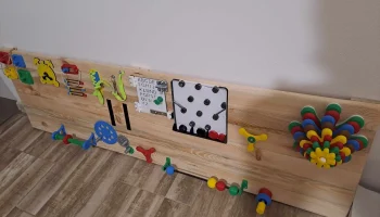 AB1 Красочная игра-вставка для детей с магнитами......... 1
