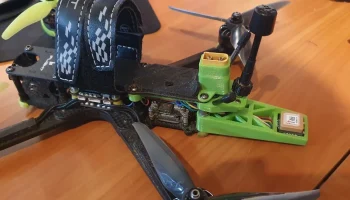 Nazgul 5 V2 M8Q-5883 и держатель антенны для горизонтальн...