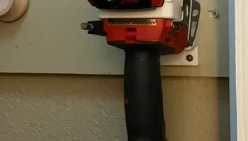 Настенное крепление Milwaukee M18, угловое
