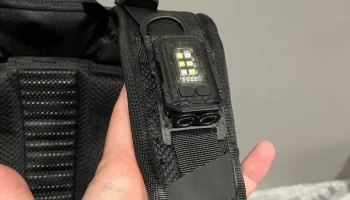 Система Molle для брелка с подсветкой