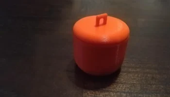 Открывалка для бутылок и небольшой контейнер... 2