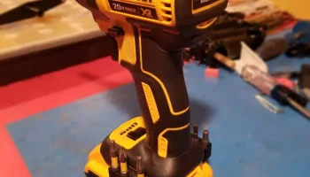 Держатель шестигранных бит DeWalt, без магнитов.......