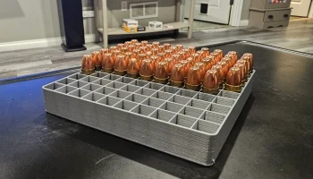 Чемодан для хранения патронов 100-го калибра 9 мм....... 1