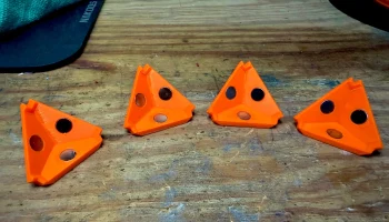 Угловой блок Prusa CORE с одним магнитом...... 1