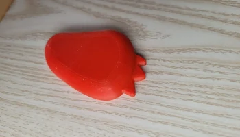 Клубничный магнит 2