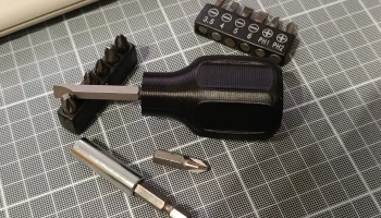 Маленькая отвертка для бит 1/4 дюйма..........
