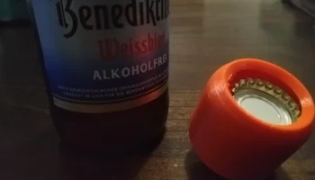 Открывалка для бутылок и небольшой контейнер... Открывалка для бутылок и небольшой контейнер...