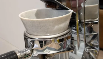 Удобная дозирующая воронка Eureka Mignon 58 мм 1