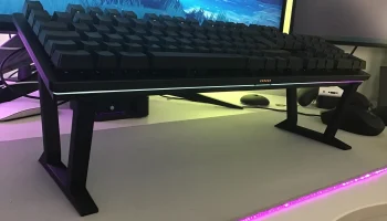 Подставка для клавиатуры Razer Huntsman Elite/Подставка 1