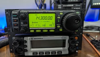 Монтажный кронштейн консоли Havis для серий iCOM IC-7000... 2