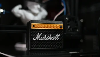 Коробка в виде усилителя Marshall 5
