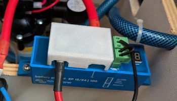 Крышка аккумулятора Victron Protect BP-100