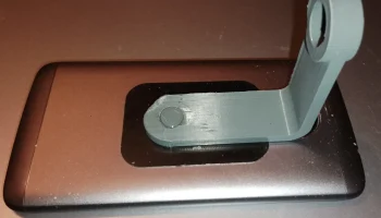 Магнитный джойстик на смартфоне с крыткой на магните......