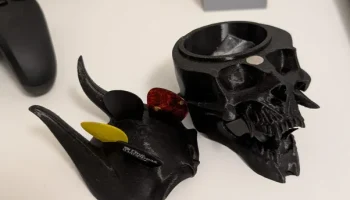 YAOPO - Еще один держатель медиатора в виде черепа Они 2