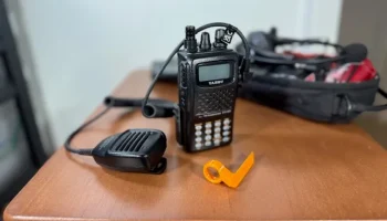 Фиксатор штекера микрофона/гарнитуры Yaesu FT-60R, ручка... 5