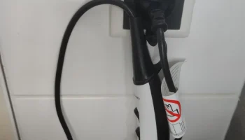 Розетка Gira 55 с крючком для фена 2