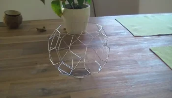 Украшение из проволочной сетки Украшение из проволочной сетки