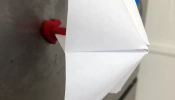 Бумажный магнит на холодильник с гадалкой......