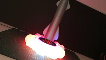 Левитирующая лампа космического корабля SpaceX с эффектам... 2