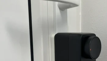 Опорная пластина для клеевого крепления Switchbot Lock Pro Опорная пластина для клеевого крепления Switchbot Lock Pro