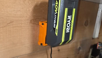 Настенное крепление для зарядного устройства Ryobi 40 В 1