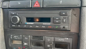 Вставка для радиоприемника Blaupunkt Audi A4 B6 8E Вставка для радиоприемника Blaupunkt Audi A4 B6 8E