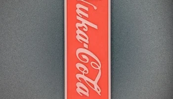Магнит на холодильник с логотипом Nuka Cola...... 5