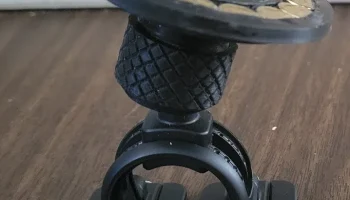 Двухкомпонентное автомобильное крепление для телефона Mag... Двухкомпонентное автомобильное крепление для телефона Mag...