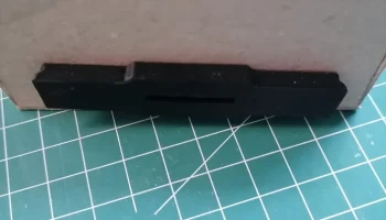 Угловые зажимы для изготовления магнитных коробок......... 3