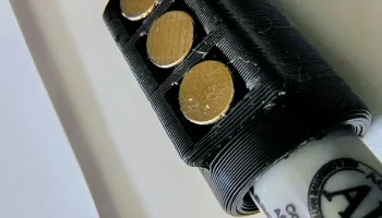 Магнит на холодильник с тонким наконечником Sharpie...... 1