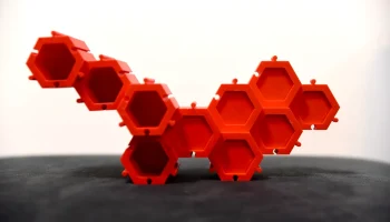 Напечатанный на 3D-принтере модульный шестиугольник: орга... 1