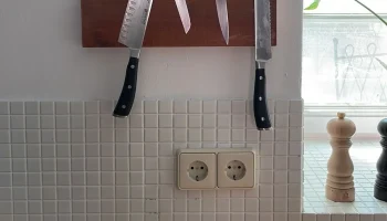 Магнитный держатель ножа