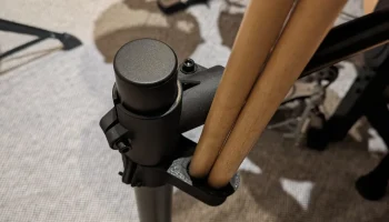 Держатель барабанных палочек для Alesis Nitro Mesh Держатель барабанных палочек для Alesis Nitro Mesh