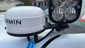 Крепление внешней GPS-антенны Garmin для освещения канавы... 1