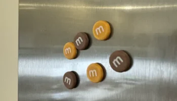 m&m magnet 1