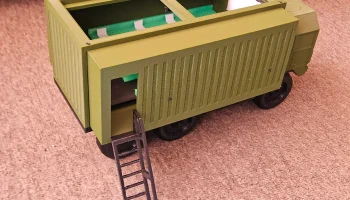 Тяжелый тактический грузовик с мультимедийным контейнером... 8