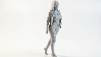 Фигурка девушки в рваных джинсах. Женская фигура для 3D-... 2