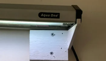 настенный кронштейн для аквариумного светильника aqua one настенный кронштейн для аквариумного светильника aqua one