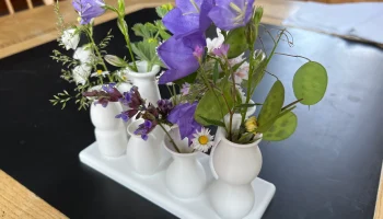 Vase table 1