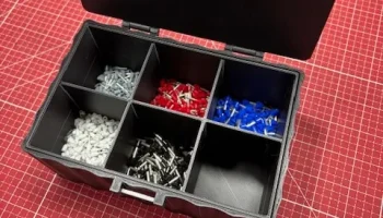 Box mit Verschlu&szlig; und Innenleben Aufbewarungsbox