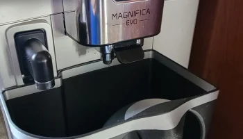 Контейнер для удаления накипи Delonghi Magnifica Evo...